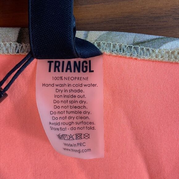 Triangl floral pattern swimsuit bottom size L - Picture 4 of 6